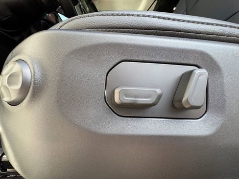 New 2025 Jeep Gladiator Sport image 13