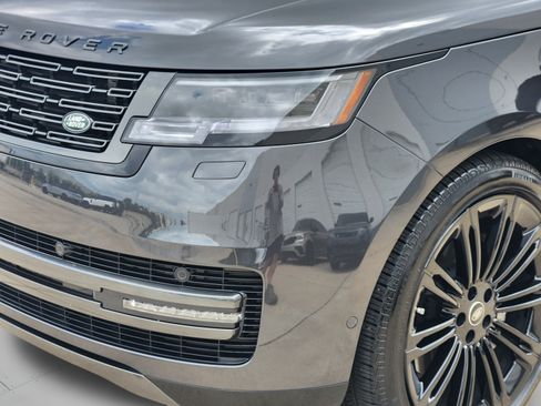 Used 2025 Land Rover Range Rover SE AWD/4WD image 32