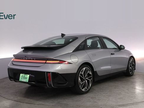 Used 2024 Hyundai Ioniq 6 Limited RWD image 3