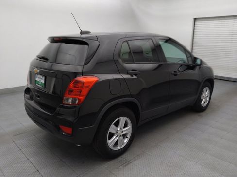 Used 2021 Chevrolet Trax LS w/ Tint and Cruise Package FWD image 9
