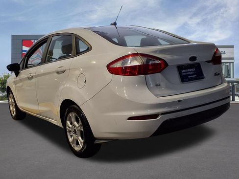 Used 2015 Ford Fiesta SE FWD image 3