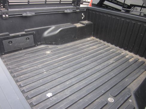 Used 2017 Toyota Tacoma TRD Sport w/ Tow Package (A/T) image 11