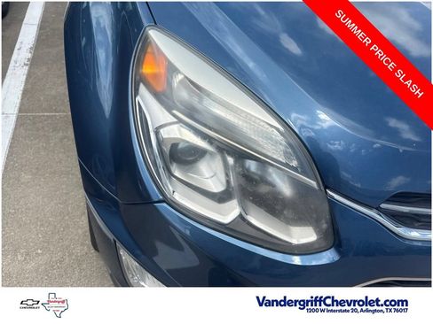 Used 2017 Chevrolet Equinox Premier w/ Enhanced Convenience Package FWD image 7