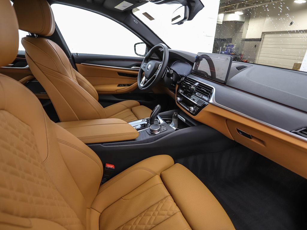 Certified 2023 BMW 530i xDrive w/ Premium Package AWD/4WD image 30