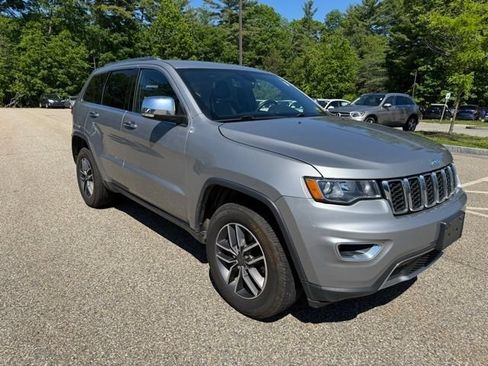 Used 2019 Jeep Grand Cherokee Limited AWD/4WD image 3