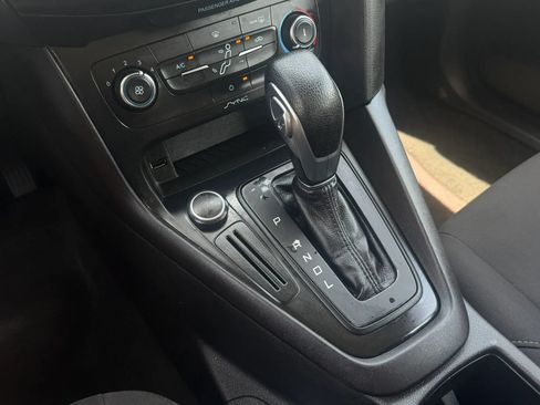Used 2017 Ford Focus SE FWD image 24