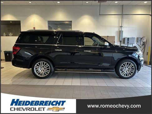 Used 2022 Ford Expedition Max Platinum image 2