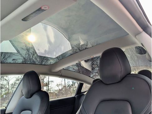 Used 2018 Tesla Model 3 Mid Range image 15