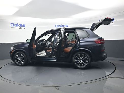 Used 2022 BMW X5 M50i w/ Executive Package AWD/4WD image 57