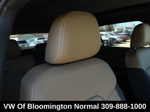 New 2025 Volkswagen Atlas Cross Sport SE image 15