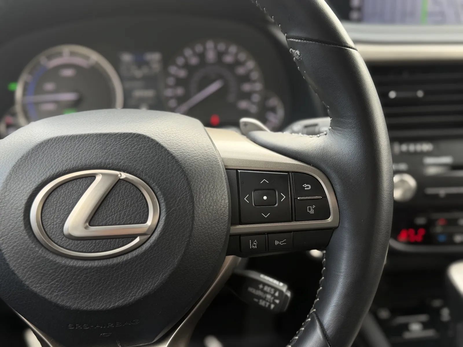 Used 2022 Lexus RX 450hL AWD w/ Premium Package image 24