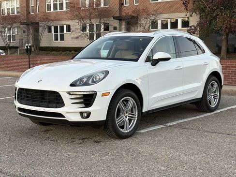 Used 2015 Porsche Macan S image 1