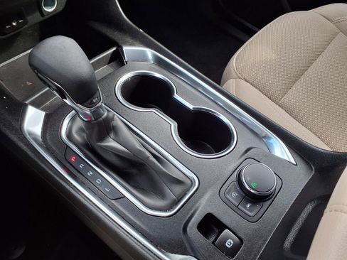 Used 2023 Chevrolet Traverse LS w/ Safety Package image 12