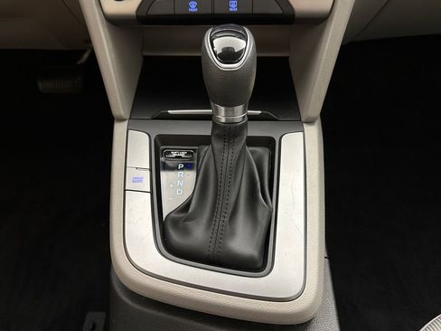 Used 2018 Hyundai Elantra SEL FWD image 18