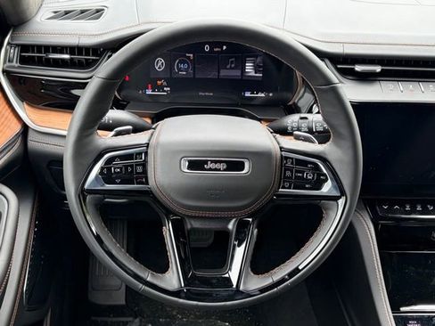 New 2026 Jeep Grand Cherokee Summit AWD/4WD image 36