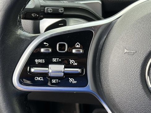 Used 2022 Mercedes-Benz GLB 250 image 22