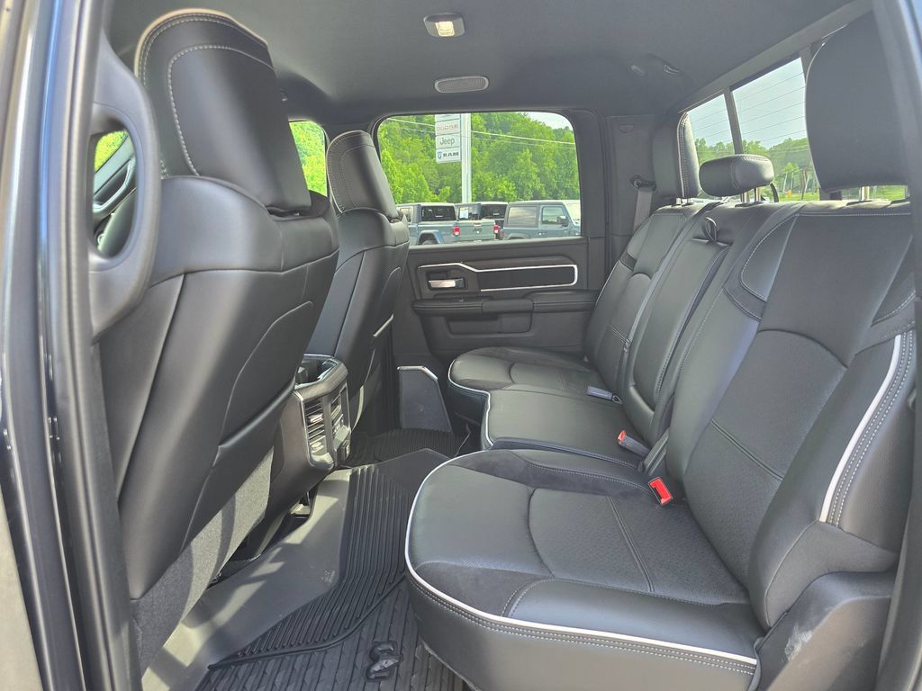 New 2026 RAM 3500 Laramie AWD/4WD image 10