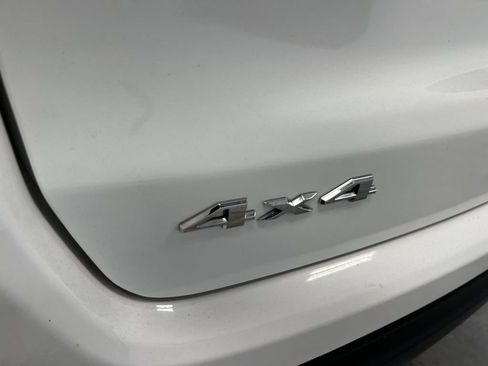 Used 2024 Jeep Compass Latitude AWD/4WD image 9