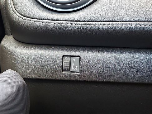 New 2026 Chevrolet Colorado LT image 16