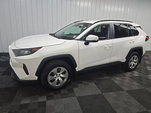 Used 2021 Toyota RAV4 LE AWD/4WD image 6