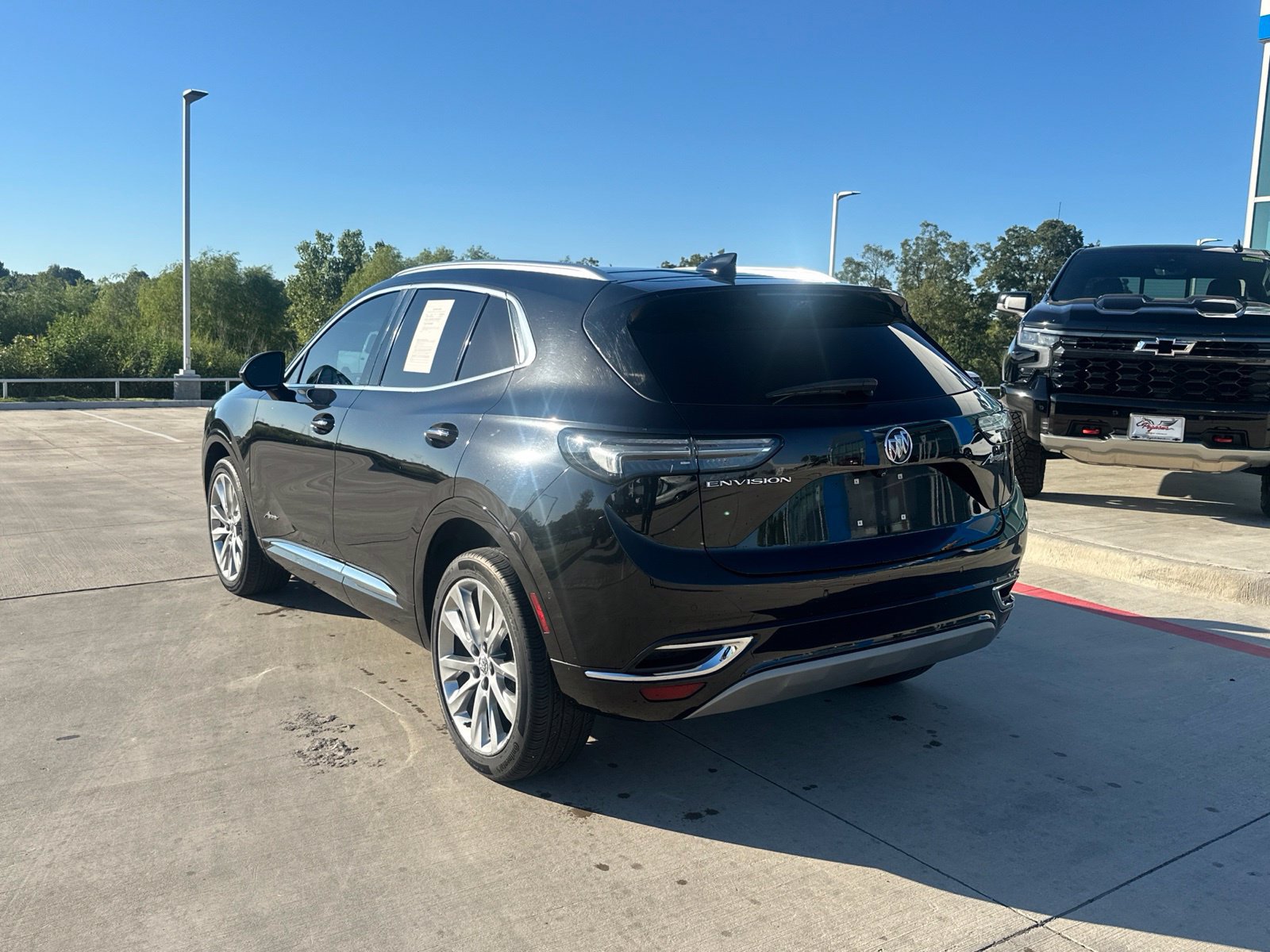 Used 2023 Buick Envision Avenir FWD image 3