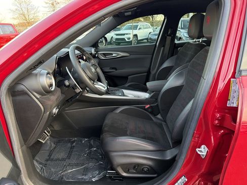 Used 2024 Alfa Romeo Tonale Veloce image 11