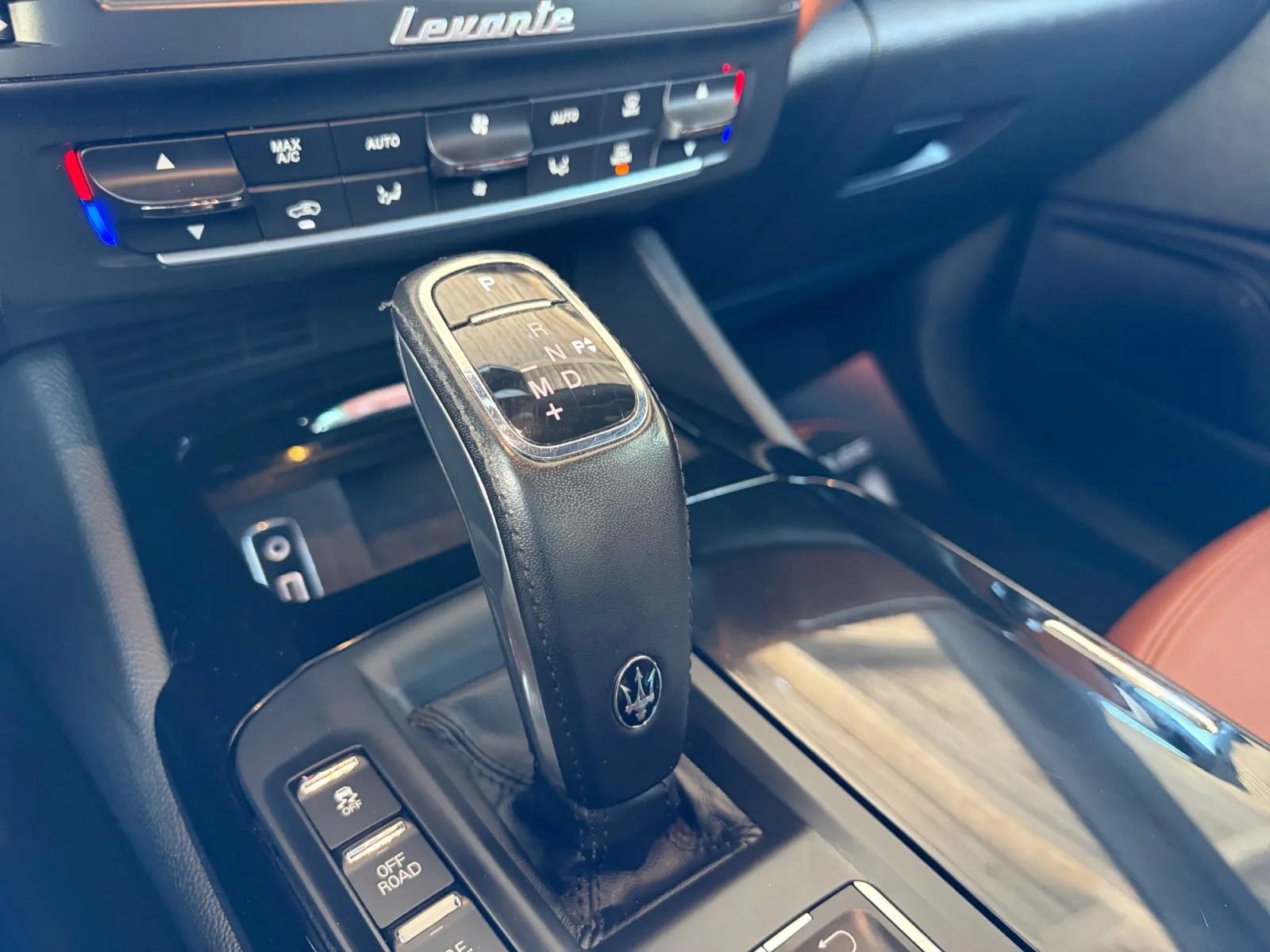 Used 2019 Maserati Levante AWD/4WD image 26