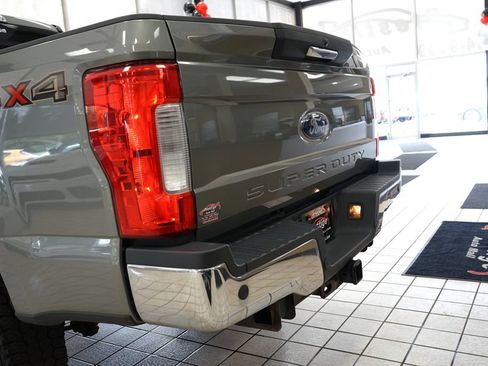 Used 2019 Ford F250 XLT w/ XLT Premium Package AWD/4WD image 15