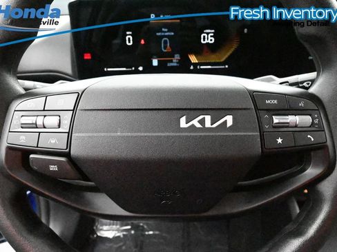 Used 2025 Kia K4 FWD image 26