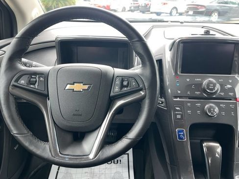 Used 2014 Chevrolet Volt FWD image 17
