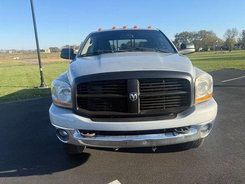 Used 2006 Dodge Ram 3500 Truck SLT image 2
