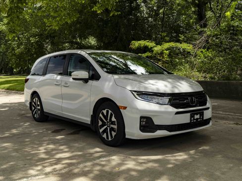 Used 2025 Honda Odyssey EX-L image 2