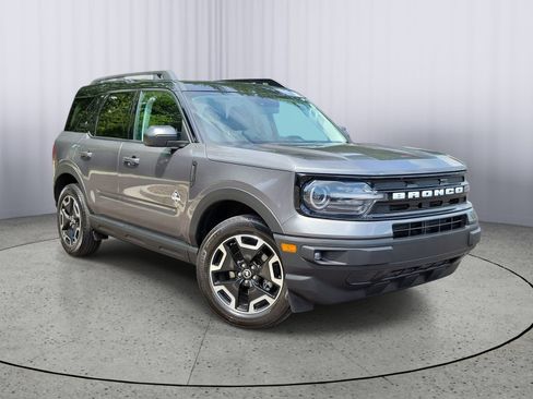 Used 2023 Ford Bronco Sport Outer Banks w/ Tech Package AWD/4WD image 1
