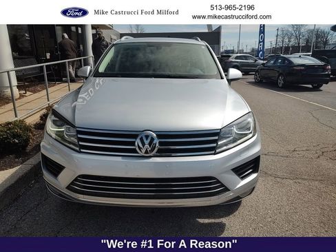 Used 2015 Volkswagen Touareg Sport image 2