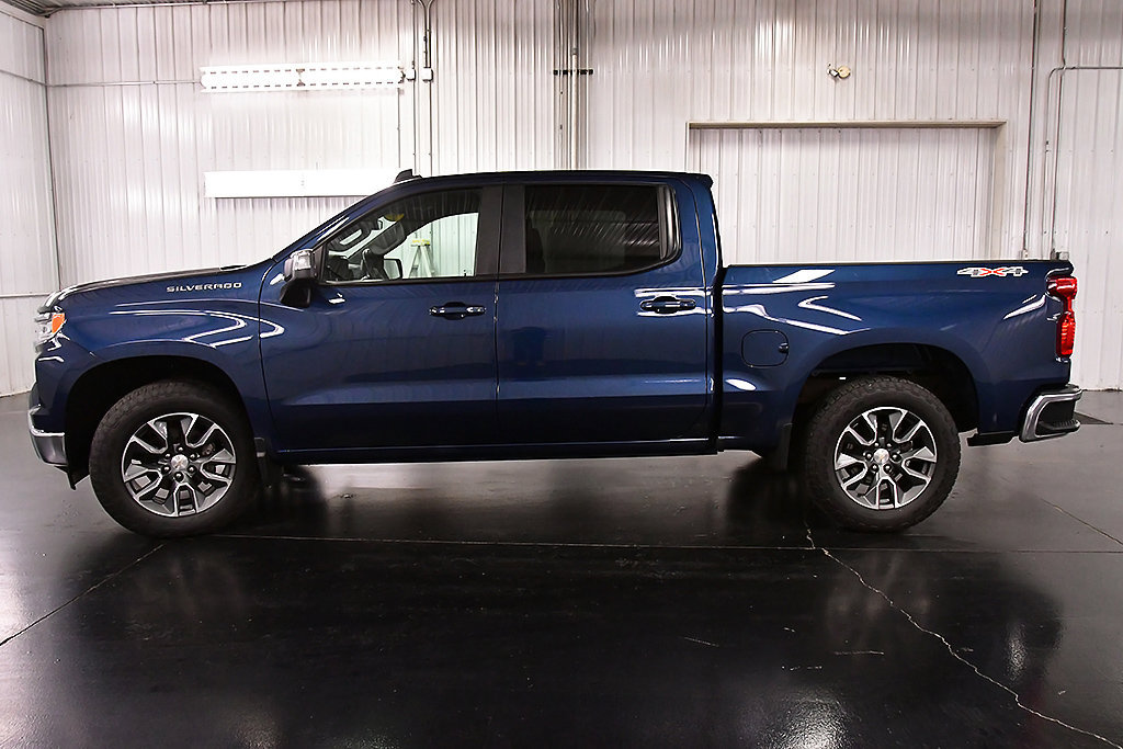 Used 2023 Chevrolet Silverado 1500 LT AWD/4WD image 4