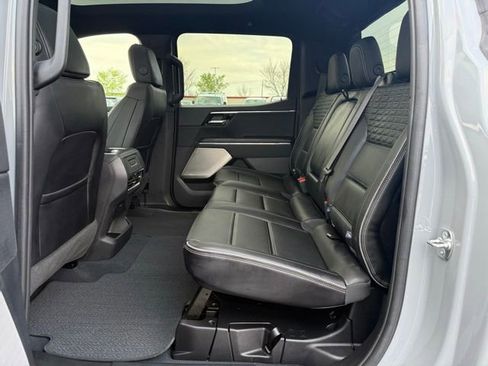 Used 2025 GMC Sierra EV Denali image 32