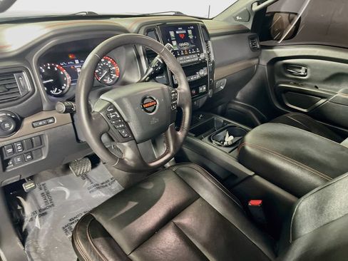 Used 2021 Nissan Titan PRO-4X w/ Pro-4x Convenience Package AWD/4WD image 9
