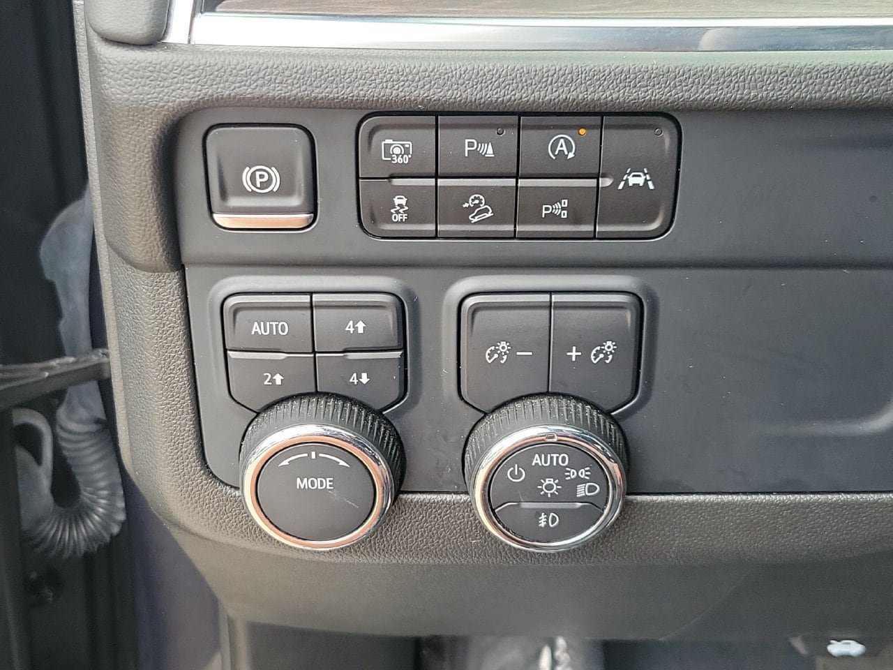 Certified 2025 Chevrolet Tahoe Z71 AWD/4WD image 29