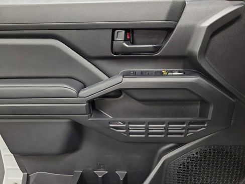 Used 2025 Toyota Tacoma SR image 21