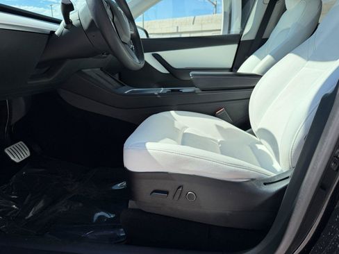 Used 2022 Tesla Model Y Performance AWD/4WD image 12