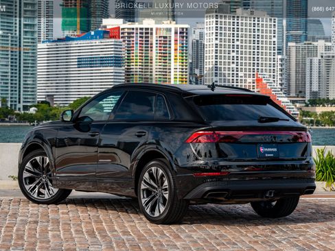 Used 2025 Audi Q8 Prestige image 15
