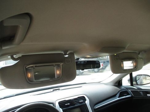 Used 2014 Ford Fusion SE FWD image 31