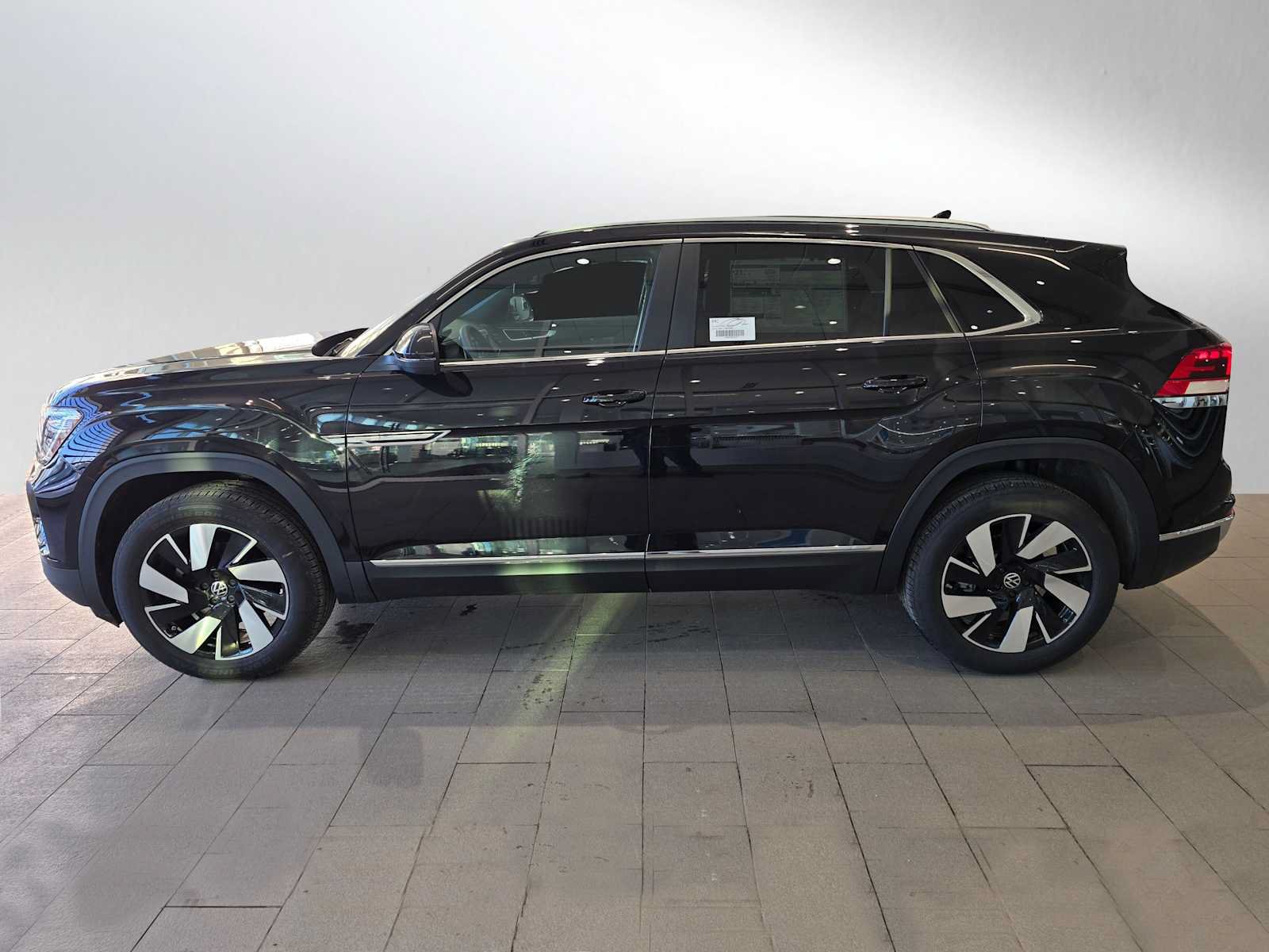 New 2025 Volkswagen Atlas Cross Sport SEL AWD/4WD image 2