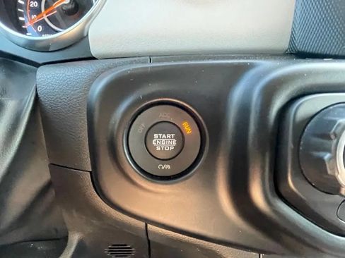 Used 2022 Jeep Gladiator High Altitude AWD/4WD image 26