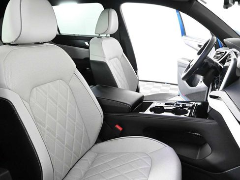 Certified 2024 Volkswagen Atlas Cross Sport SEL Premium R-Line AWD/4WD image 14
