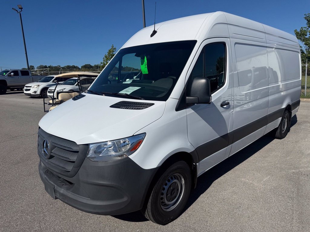 Used 2024 Mercedes-Benz Sprinter 2500 image 2
