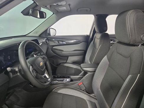 Used 2025 Chevrolet TrailBlazer LT w/ Convenience Package FWD image 14