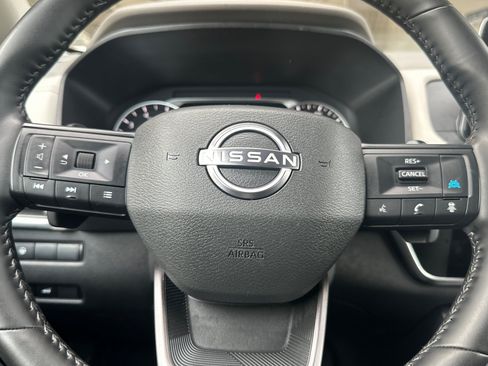 Used 2025 Nissan Rogue SV AWD/4WD image 22