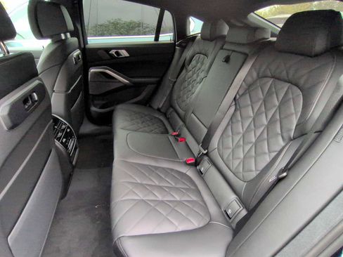 New 2026 BMW X6 xDrive40i w/ Climate Comfort Package image 21