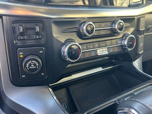 Used 2022 Ford F150 Lariat w/ Trailer Tow Package image 36